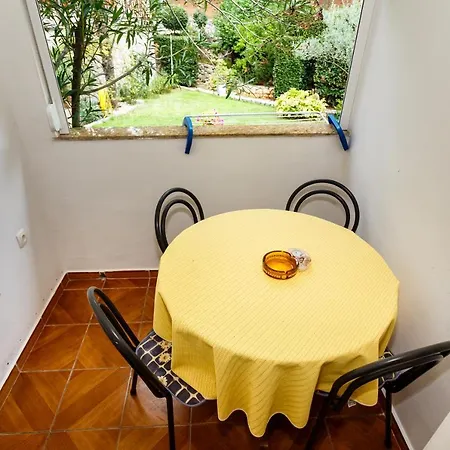 Apartmani Mili Malinska Exteriör bild