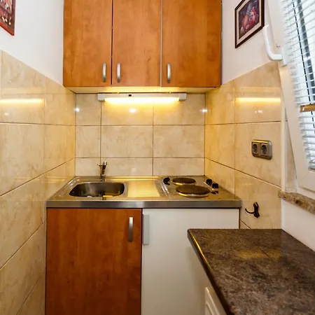 Apartmani Mili Malinska Exteriör bild
