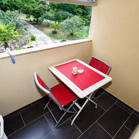 Apartmani Mili Malinska Exteriör bild