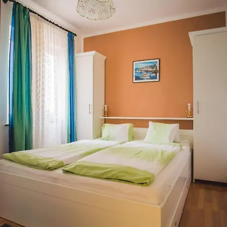 Apartmani Mili Malinska Exteriör bild